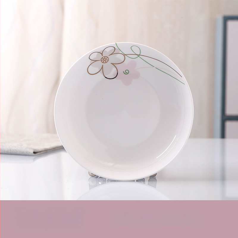 Keraminis stalo servizo rinkinys: ryžių dubenėliai, sriubos dubenėliai ir lėkštės; kaulinis porcelianas (>36% kaulo); gėlių raštas; dažyta glazūra; tinkamas mikrobangų krosnelėms.