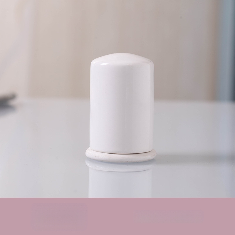 Keraminis stalo servizo rinkinys: ryžių dubenėliai, sriubos dubenėliai ir lėkštės; kaulinis porcelianas (>36% kaulo); gėlių raštas; dažyta glazūra; tinkamas mikrobangų krosnelėms.