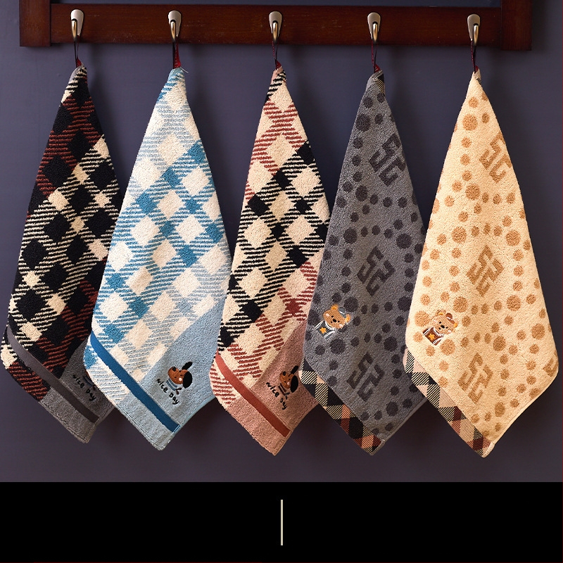 Памучна квадратна кърпа за лице – Airsl, 30 g, от чист памук, квадратна форма, бродерия и жакардова обработка