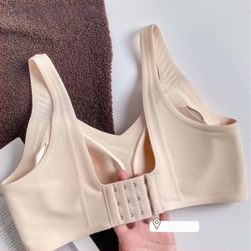 Mīksts atbalsta krūšturis, bez stieples, 3/4 kauss ar lateksa veidolu, galvenais audums neilons, pildījums spandeks 50–70%, fiksēti dubultie siksniņas, mugurē četru rindu aizdare