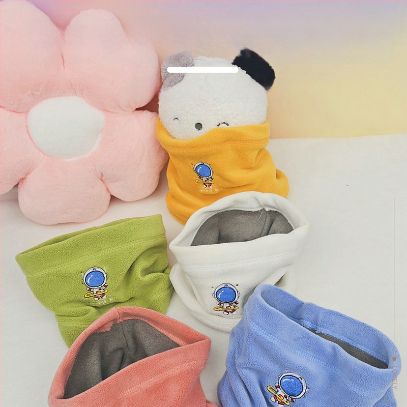 Unisex κασκόλ Ollie βελούδο με warp ύφανση, κεντημένο φινίρισμα, στυλ καρτούν, διατηρεί τη ζέστη