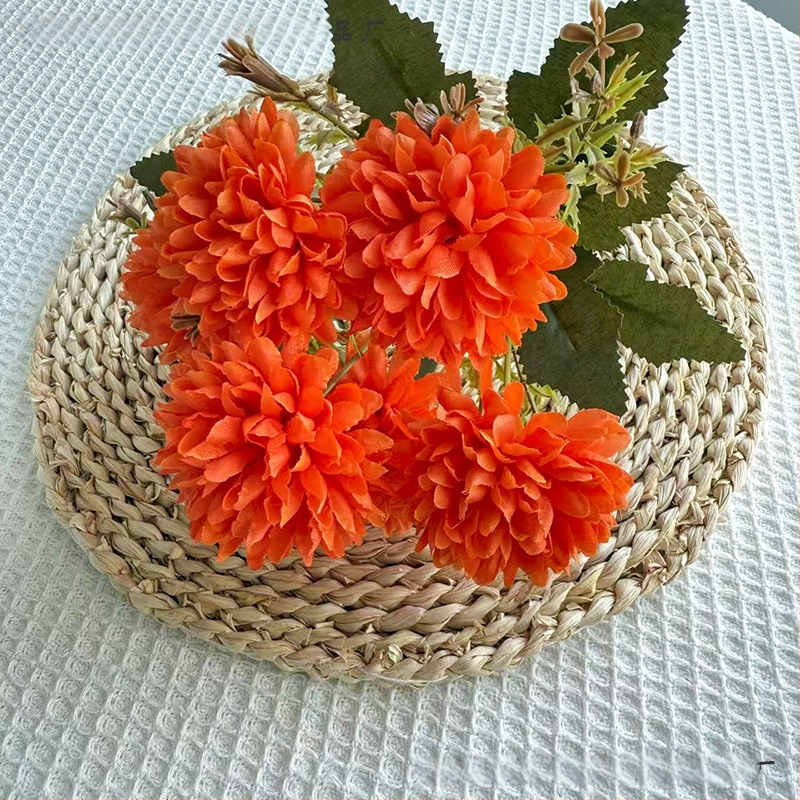 Penghan dirbtinis 6 galvų krizantemų puokštė su vienu kotu, mažas puokštė; medžiagos: plastikas, šilko gėlės, poliesterio audinys; vestuvėms, namų dekorui, nuotraukų rekvizitams