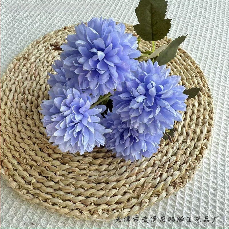 Penghan dirbtinis 6 galvų krizantemų puokštė su vienu kotu, mažas puokštė; medžiagos: plastikas, šilko gėlės, poliesterio audinys; vestuvėms, namų dekorui, nuotraukų rekvizitams