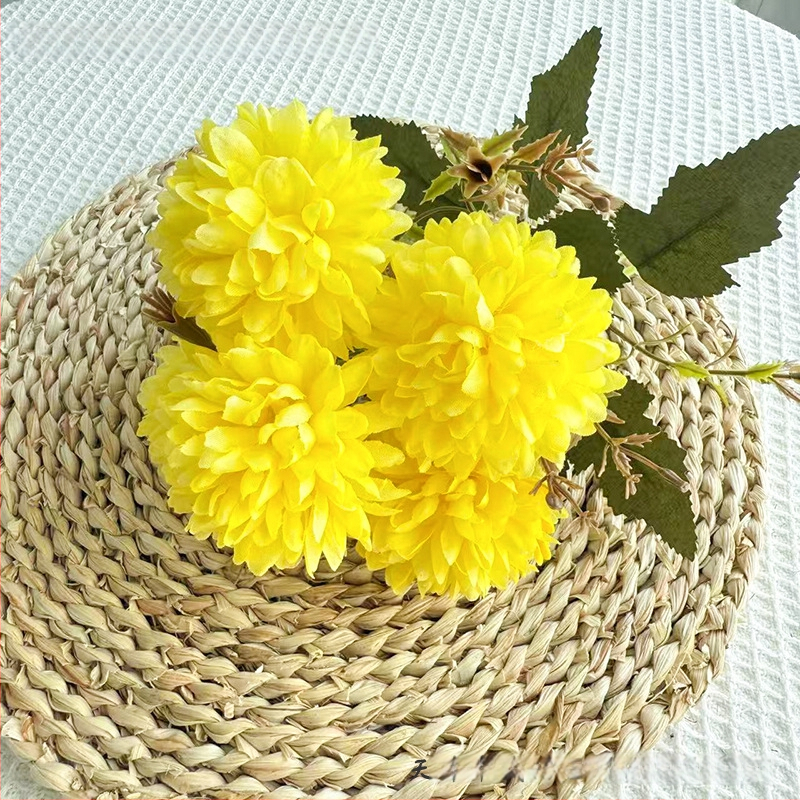 Penghan dirbtinis 6 galvų krizantemų puokštė su vienu kotu, mažas puokštė; medžiagos: plastikas, šilko gėlės, poliesterio audinys; vestuvėms, namų dekorui, nuotraukų rekvizitams