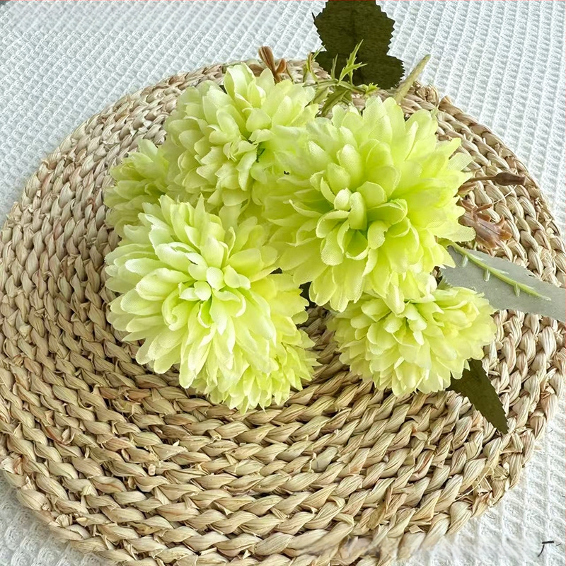 Penghan dirbtinis 6 galvų krizantemų puokštė su vienu kotu, mažas puokštė; medžiagos: plastikas, šilko gėlės, poliesterio audinys; vestuvėms, namų dekorui, nuotraukų rekvizitams