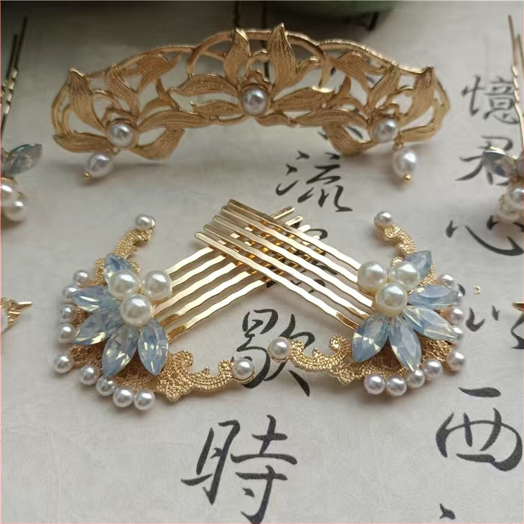 Clip de păr Hanfu inspirat cu flori și perle, în formă U, aliaj, făcut manual, cristal