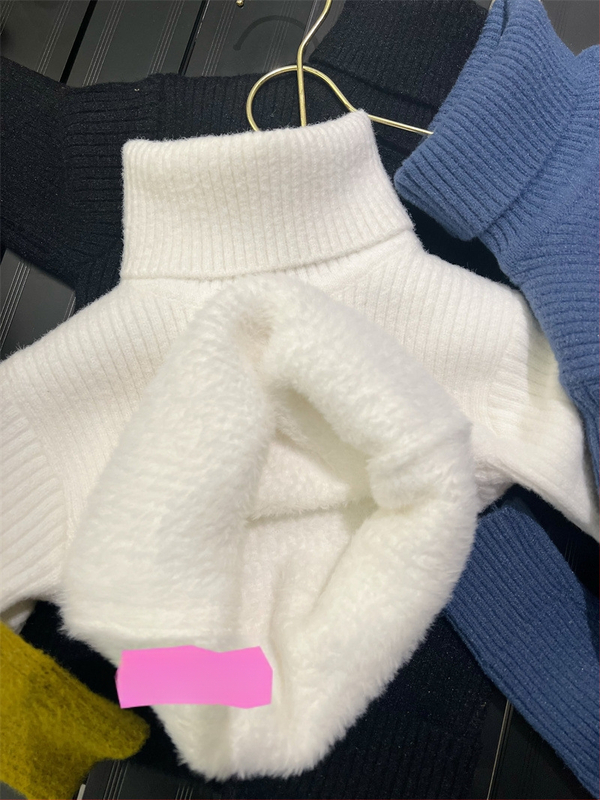 Unisex bērnu džemperis Korejas stilā ziemai, biezi adīts ar velūra oderējumu un augstu kaklu, vecuma grupa 3–8 gadi, adījuma soli 12–14 acis uz 3 cm, galvenais materiāls: norka kažokāda