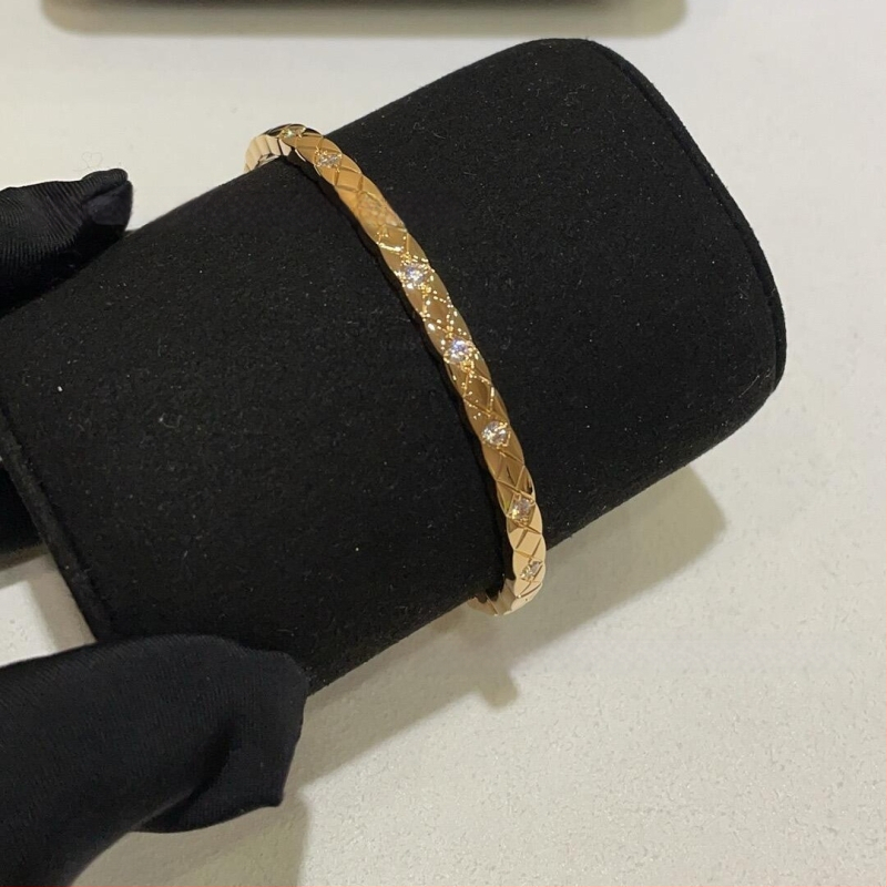 Zelta pārklājuma rokassprādze ar diamentiem, svaigs un salds stils, svars 16 g