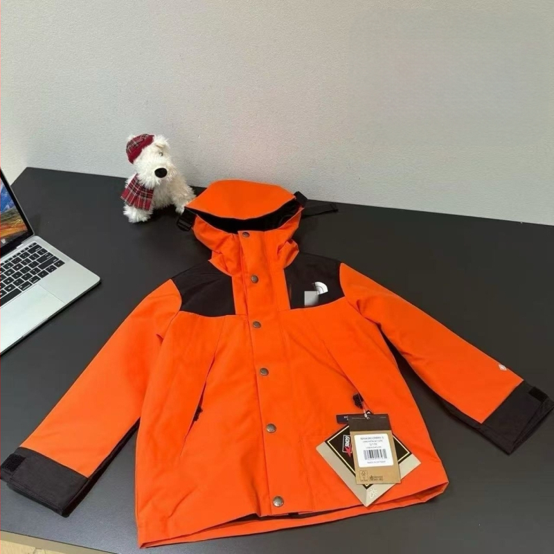 Bērnu jaka: vēja izturīga un ūdensnecaurlaidīga, ar kapuci, 7–12 gadiem, ziemas, pavasara un rudens sezonai