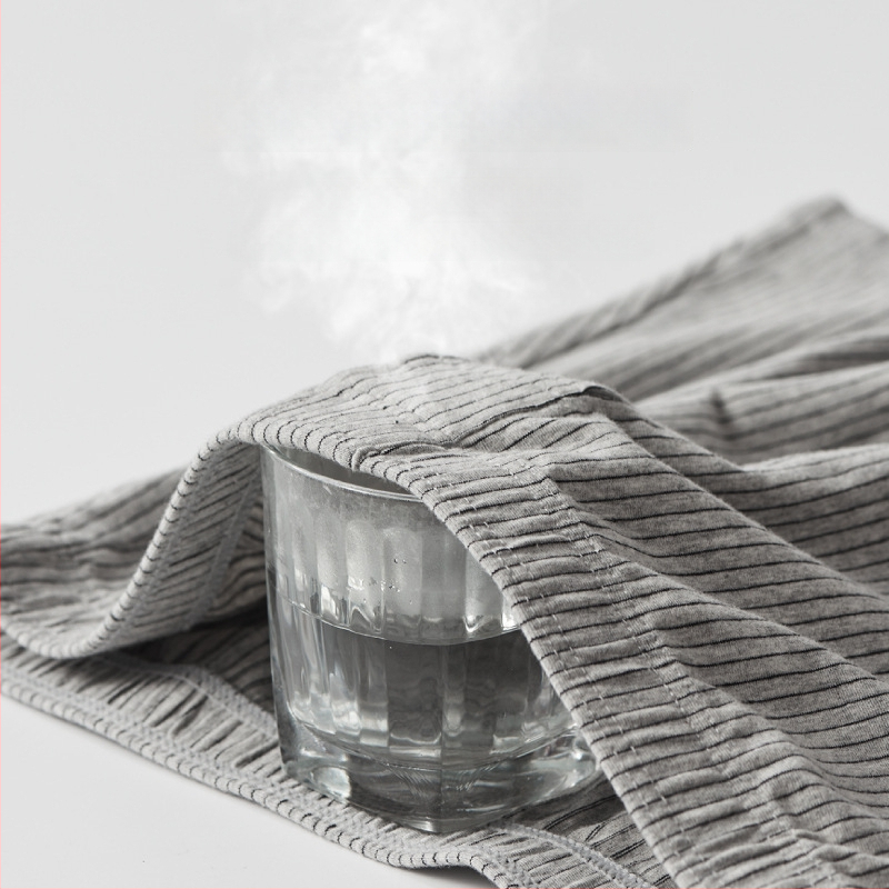 Meeste puuvillased triibulised bokserid, hingav lõngatud kangas, keskmine talje, 95–100% puuvill, kanga tihedus 40