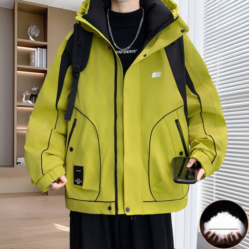 Vīriešu ziemas pūka jaka – pūka saturs 46–50%, pildījums: balts zoss pūds, vēja izturīga un aukstumizturīga, ar kapuci un rāvējslēdzēju