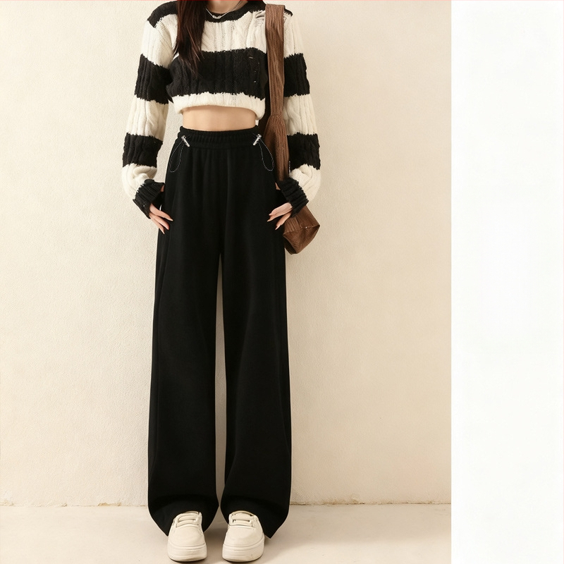 Grūtnieču ziemas bikses ar flīsa iekšdieni, biezas un silti, plata kāja, taisns piegriezums, vidējā josta; materiāls: kokvilnas-poliesters 50–70% saturs