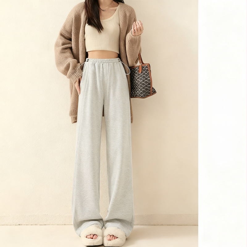 Grūtnieču ziemas bikses ar flīsa iekšdieni, biezas un silti, plata kāja, taisns piegriezums, vidējā josta; materiāls: kokvilnas-poliesters 50–70% saturs