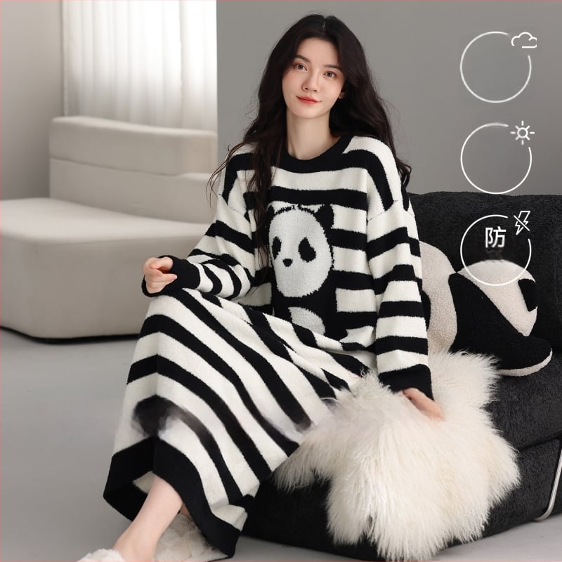 Grūtnieču naktskleita no pusvelūra ar vilnas odere, garas piedurknes, apaļš kakla, garums