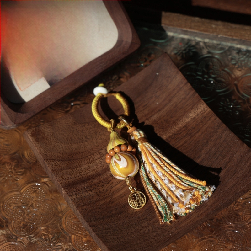 Lakots kulons ar ķirbja formas somām, tālruņiem un atslēgām — oriģinālais dizains, pavasaris 2024, SH3141