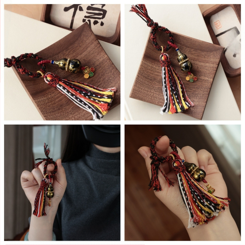 Lakots kulons ar ķirbja formas somām, tālruņiem un atslēgām — oriģinālais dizains, pavasaris 2024, SH3141