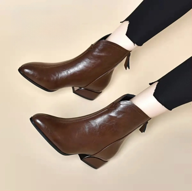 Moteriški Martin odiniai bateliai su pūkine viduje, smailus pirštas, užtrauktukas gale, žemas čiurnos aukštis