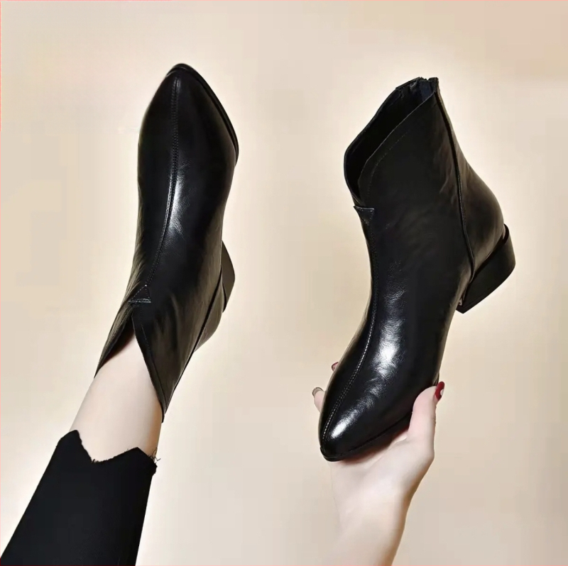 Moteriški Martin odiniai bateliai su pūkine viduje, smailus pirštas, užtrauktukas gale, žemas čiurnos aukštis