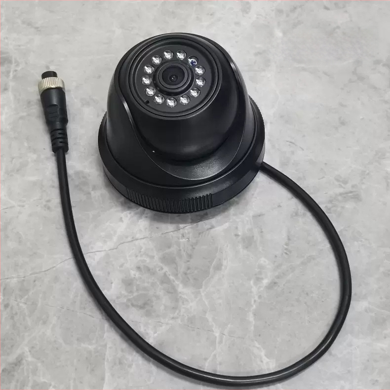 Automobilska infracrvena hemisferična kamera za četiri kanala nadzora, 1080P, AHD, 12-24V, 90° prilagodljiv, ABS kućište