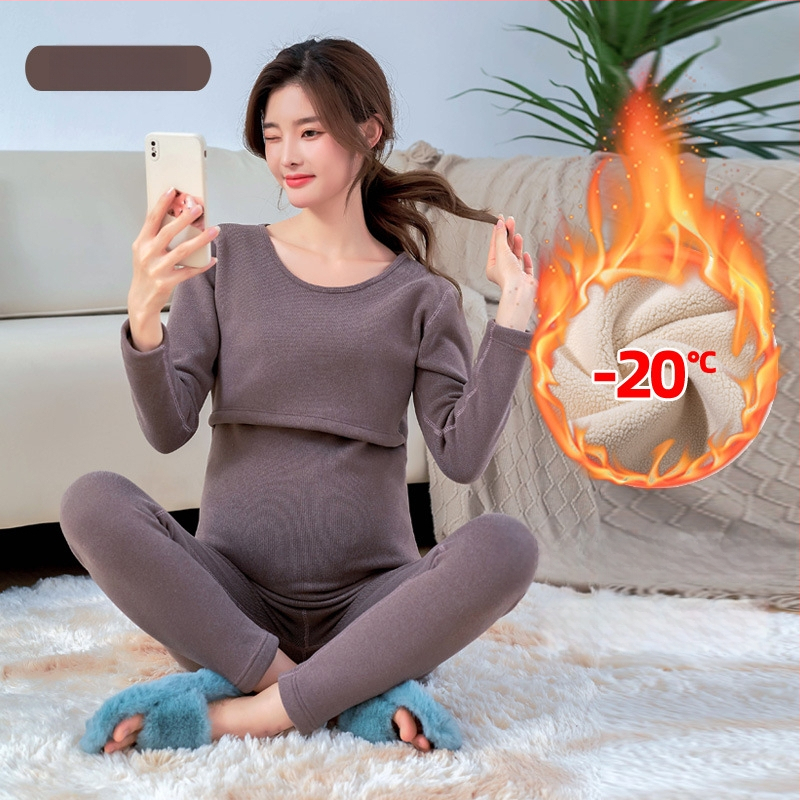 Māmiņām paredzēts termālais apģērbu komplekts ar flisa odeli, garas piedurknes, zīdīšanas piekļuve, poliestera/elastāna maisījums.