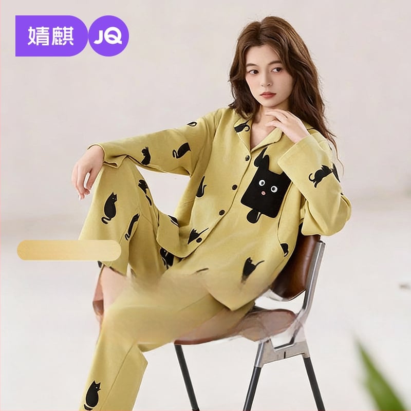 Barojošā pidžamu komplekts no 95–100% kokvilnas, garas piedurknes, rever apkakle, nolaiņoti pleci, audums 181–200 g/m²