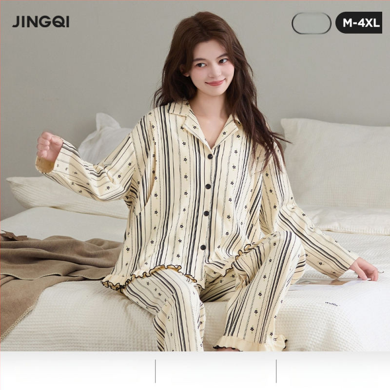 Barojošā pidžamu komplekts no 95–100% kokvilnas, garas piedurknes, rever apkakle, nolaiņoti pleci, audums 181–200 g/m²