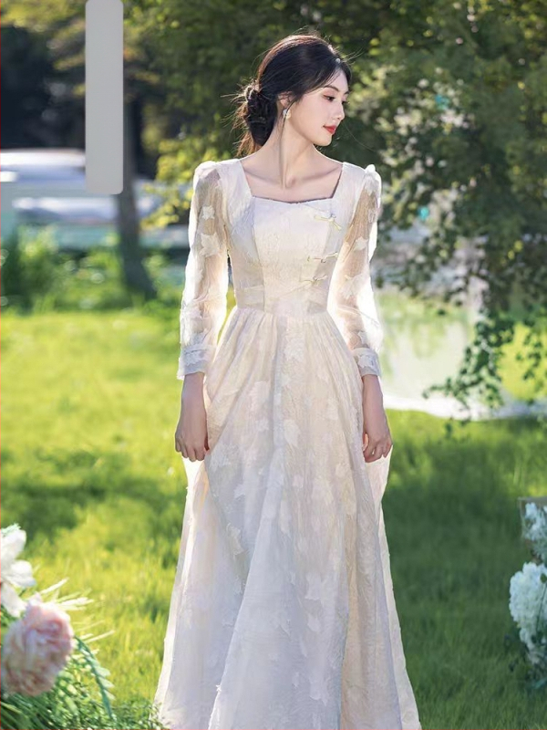 Nuotakos draugės suknelė — elegantiškas stilius, ilgos rankovės, kvadratinis iškirpimas, A linijos siluetas, poliesteris su elastanu, 2025