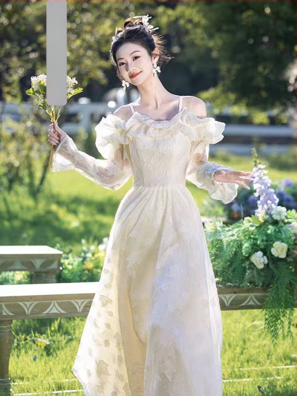 Nuotakos draugės suknelė — elegantiškas stilius, ilgos rankovės, kvadratinis iškirpimas, A linijos siluetas, poliesteris su elastanu, 2025