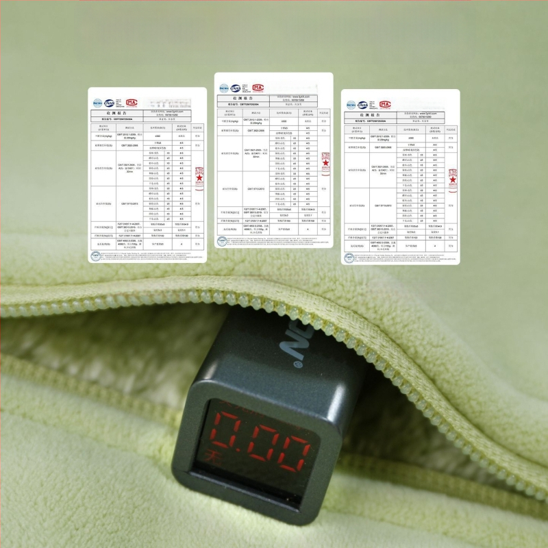 Fleece jaka ar kapuci, svītrainā raksts, silta un vēju izturīga, poliestera oderes