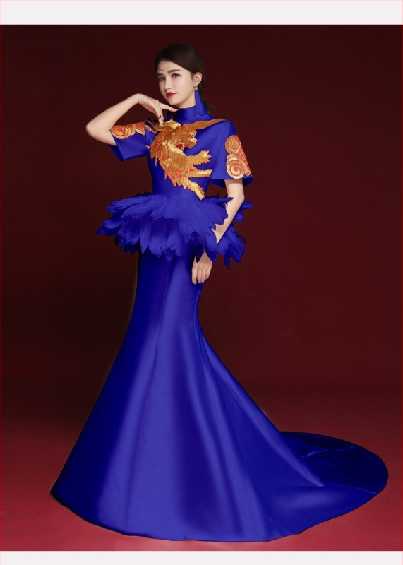 Hiina stiilis õhtukleit, varrukateta, sügav V-kaelus, tikandid, pikk A-liiniga