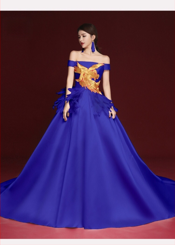 Hiina stiilis õhtukleit, varrukateta, sügav V-kaelus, tikandid, pikk A-liiniga