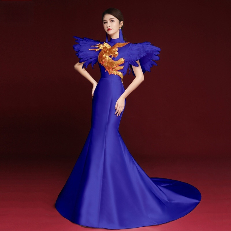 Hiina stiilis õhtukleit, varrukateta, sügav V-kaelus, tikandid, pikk A-liiniga