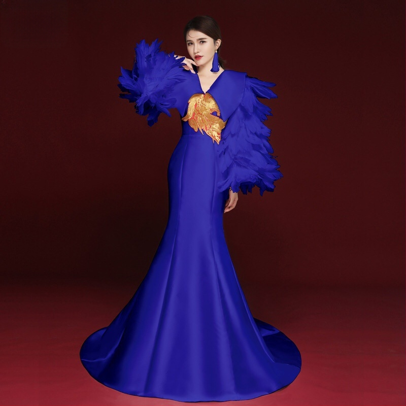 Hiina stiilis õhtukleit, varrukateta, sügav V-kaelus, tikandid, pikk A-liiniga