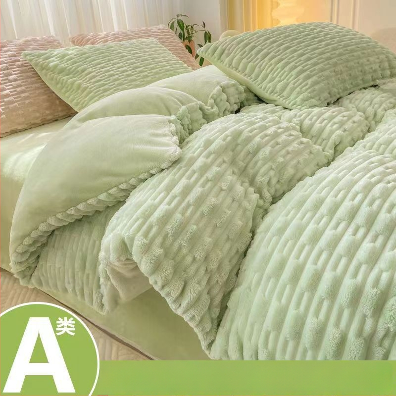 Četrdaļīgs gultas veļas komplekts no piena velūra, princeses stilā, svars zem 500 g, reaktīvā druka un krāsošana