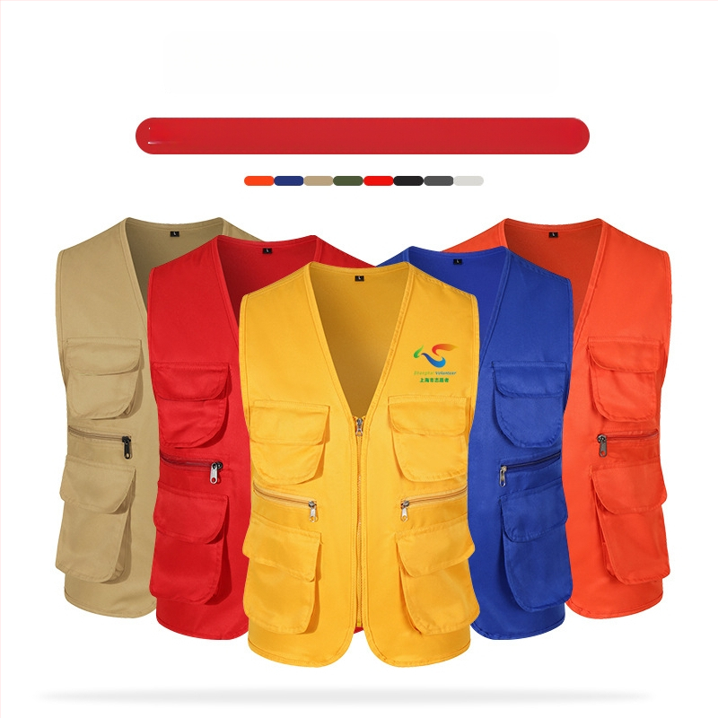 Töövest mitmekülgsete taskutega ja logo trükiga, reversiga kaelus, ühe rida kinnitusega, puuvillane materjal