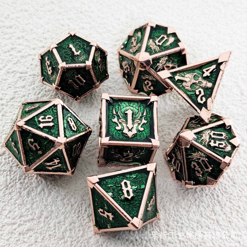 7 kauli no cinka sakausējuma ar noapaļotiem stūriem D&D galda spēlei