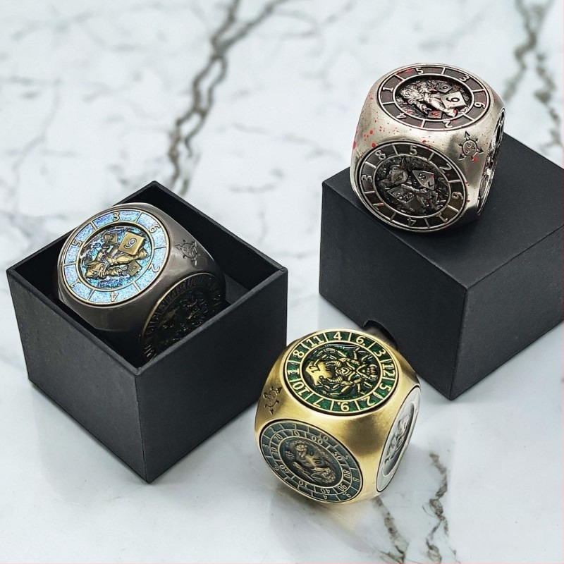 Metāla kauliņu komplekts no misiņa un cinka sakausējuma ar noapaļotiem malām, divdesmitpusēju kauliņi priekš D&D un Cthulhu