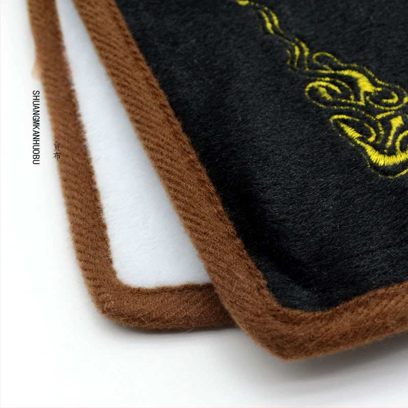 Viengabala rotaslietu demonstrācijas audums, plakanā stila, flaneles un citi materiāli, šuvju salikšana, pavasaris 2023