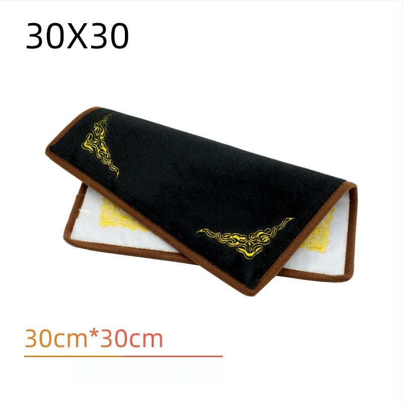 Viengabala rotaslietu demonstrācijas audums, plakanā stila, flaneles un citi materiāli, šuvju salikšana, pavasaris 2023