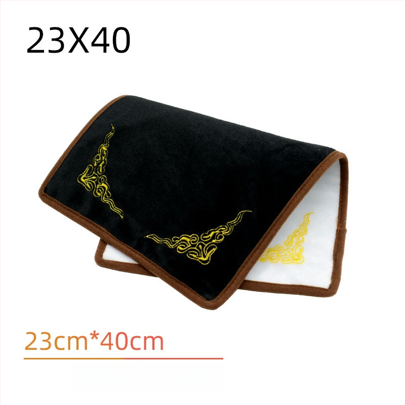 Viengabala rotaslietu demonstrācijas audums, plakanā stila, flaneles un citi materiāli, šuvju salikšana, pavasaris 2023