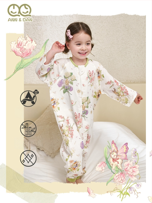 Guļammaiss zīdaiņiem 1–3 gadi: antibakteriāls materiāls no bambusa un kokvilnas gazes auduma, pildījums 100% kokvilna, atdalītas kājas, rāvējslēdzējs nālons