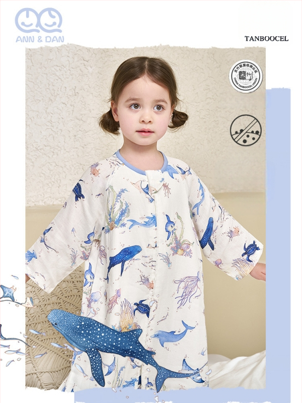 Guļammaiss zīdaiņiem 1–3 gadi: antibakteriāls materiāls no bambusa un kokvilnas gazes auduma, pildījums 100% kokvilna, atdalītas kājas, rāvējslēdzējs nālons