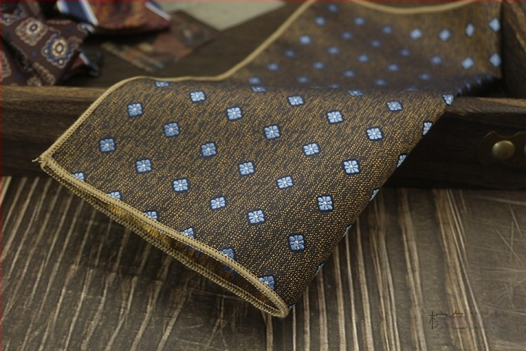 Джобна кърпа за сако, полиестерна материя, модел кешу орехи, сатенено покритие, модерен стил, стандартна ширина