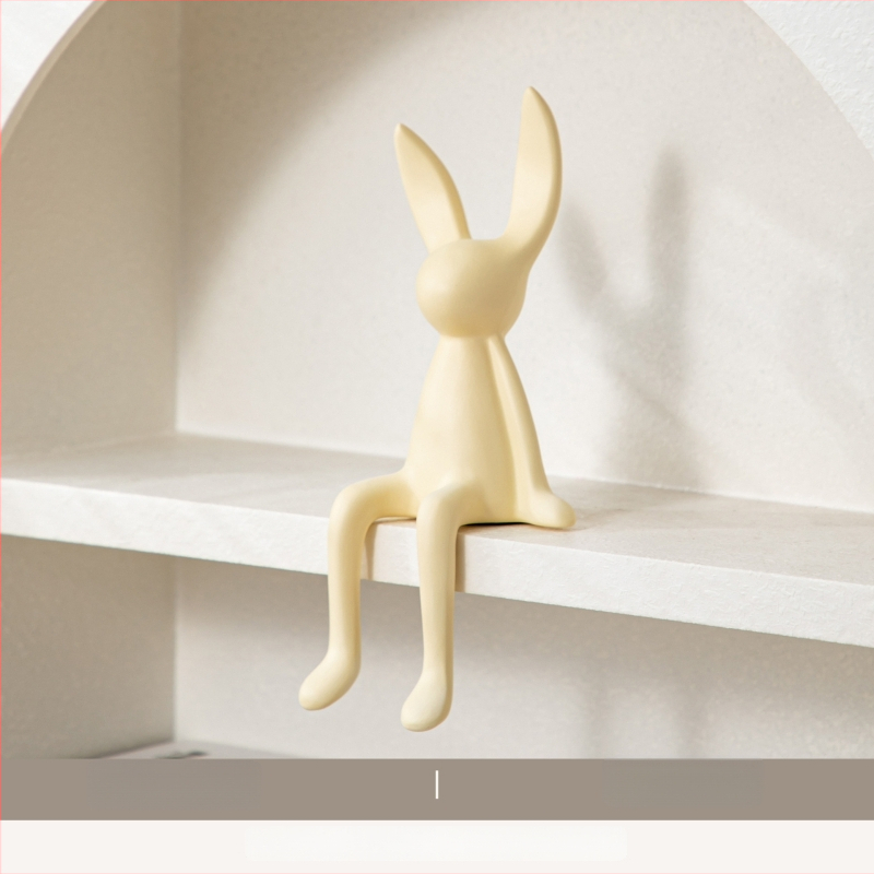 Keramikas zaķa figūra ar garām ausīm – Skandināvu moderns minimālisms, krāsots dekors dzīvojamā istabā, televizora skapī, vīna skapī un ieejā