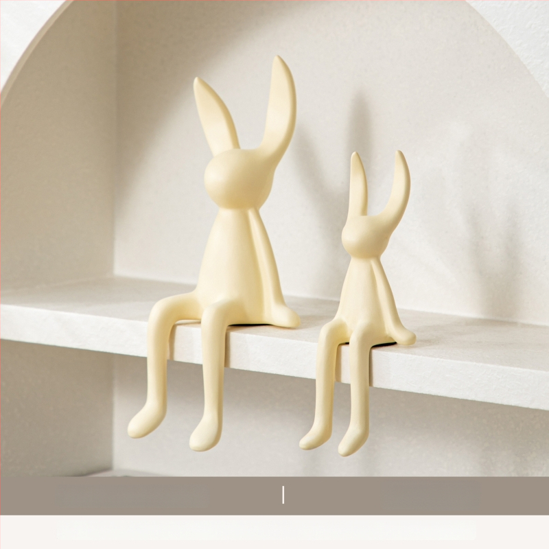 Keramikas zaķa figūra ar garām ausīm – Skandināvu moderns minimālisms, krāsots dekors dzīvojamā istabā, televizora skapī, vīna skapī un ieejā