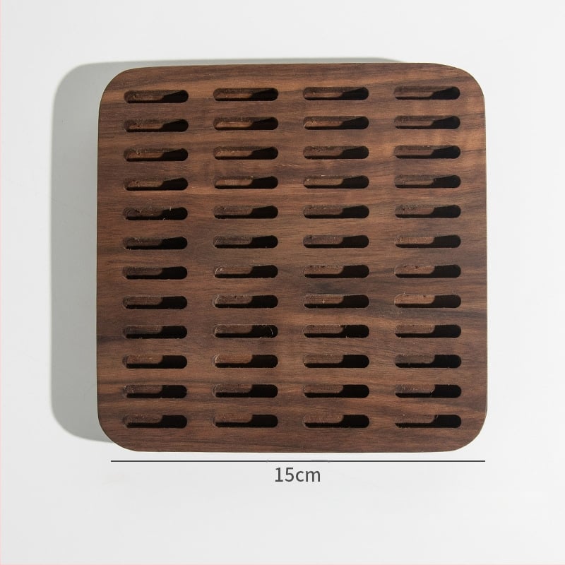 Koka juvelieru displeja trauks, mākslinieciskais stils, 2025. gada pavasaris