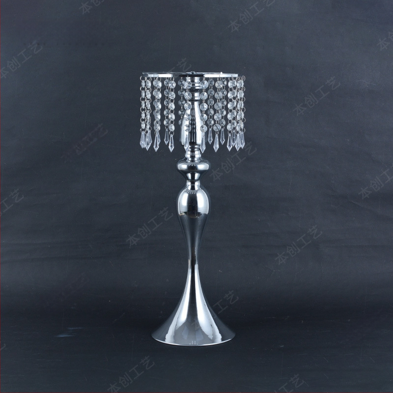 Ziedu vāze ar pērļu un kristālu pērlēm kāzu dekoram (Zīmols: Benchon; Materiāls: Dzelzs; Kategorija: Vietas izkārtojuma rekvizīti; Tips: Ziedu vāze ar pērlītēm)