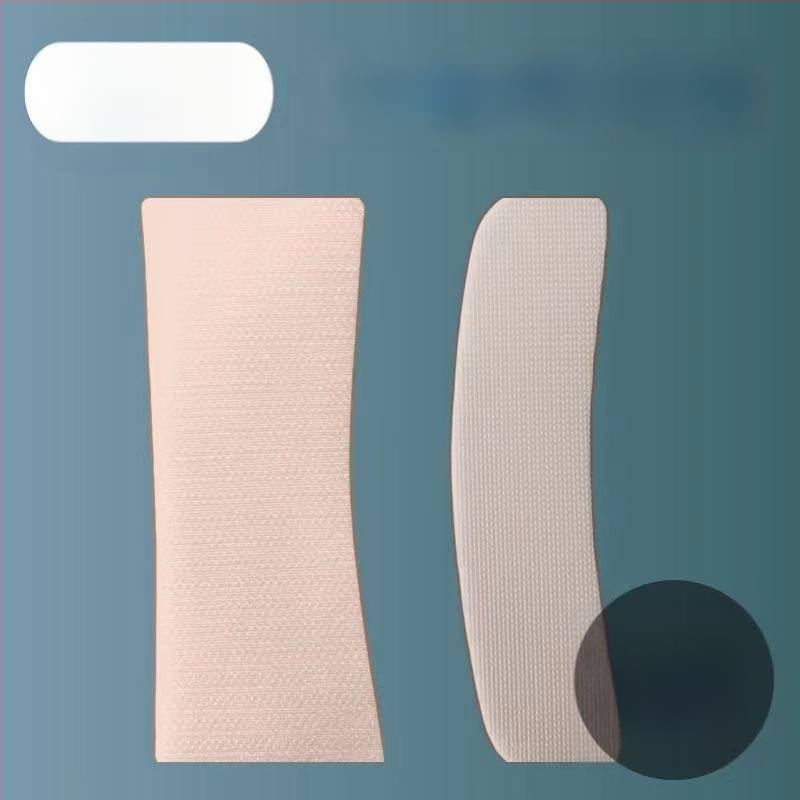 Plecu spilventiņi ar Velcro, nemanāmi un pretdrīzoši, ātri pielāgo plecu līniju; Materiāls: neaudums; Biezums: normāls