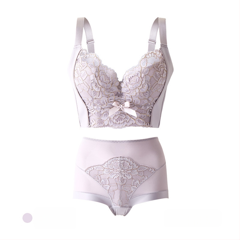 Krūšturis komplekts ar 3/4 kausiem, plāns veidots kauss, fiksētas plecu lencītes, mugurē sešas sprādzes, savilkšana un augšējā atbalsts