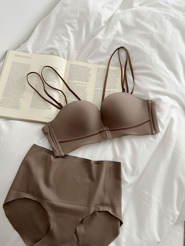 Push-up krūšturu komplekts ar dubultslāņa priekšējo aizdari, noņemamām siksniņām, bezšuvju muguras daļa, neilona audums